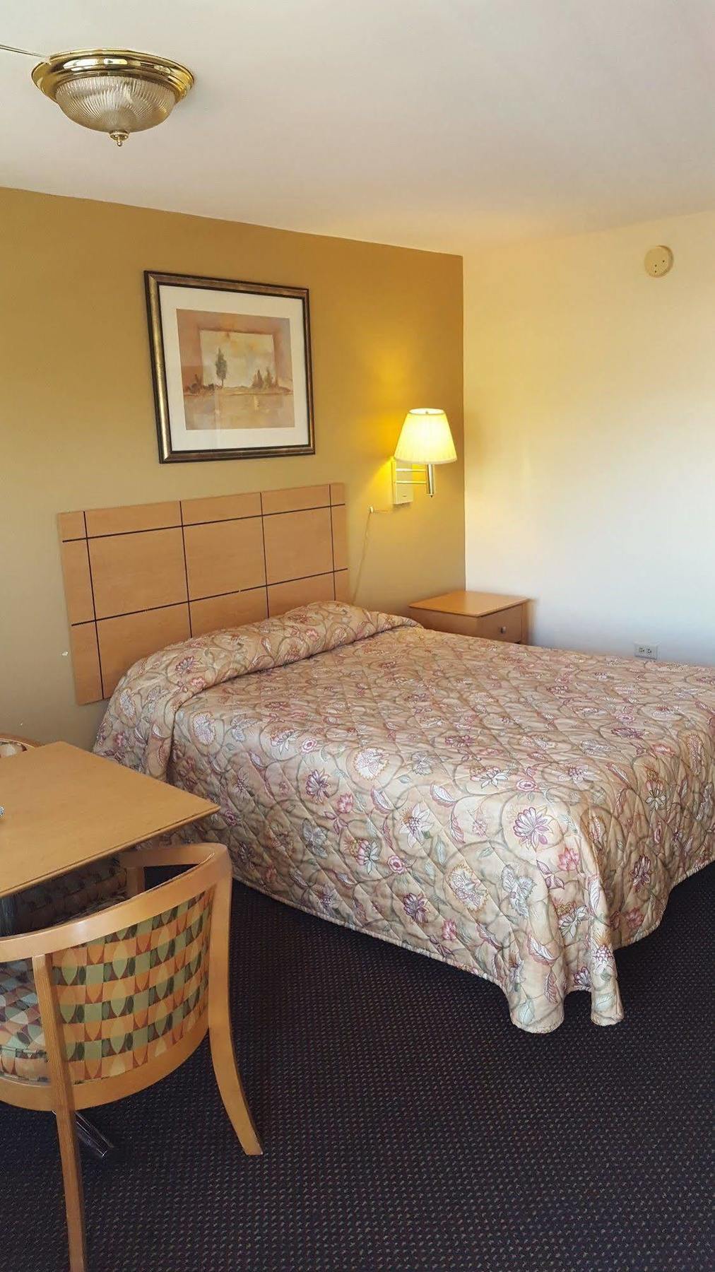 New Relax Inn Bridgeview Dış mekan fotoğraf